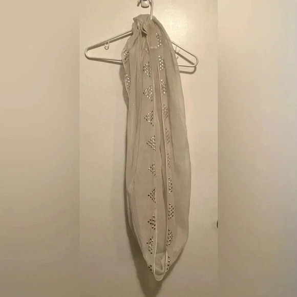 Mudd Off-White Metal Embellished Infinity Scarf - Picture 2 of 4